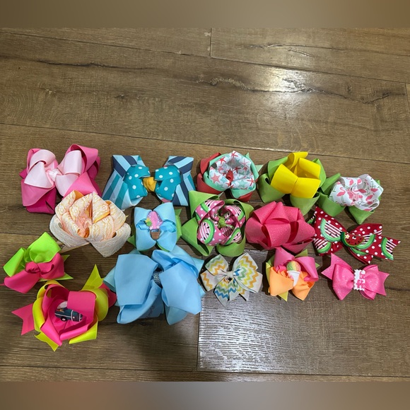 16 Bows. Spring colored bundle - Picture 1 of 4